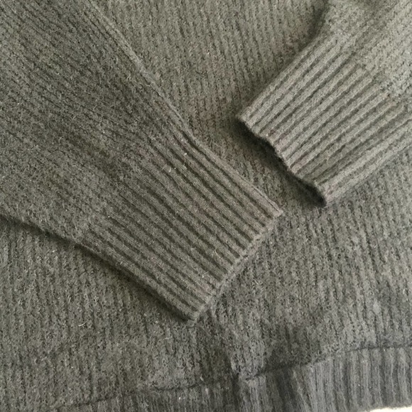 NEW LOOK MATERNITY Turtle Sweater Pullover. Black. M - Picture 4 of 4